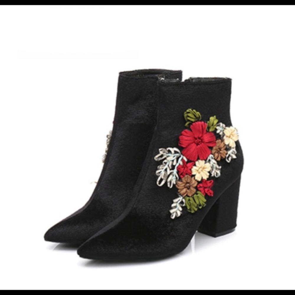 🎄🎉Appliqué booties🎄🎉